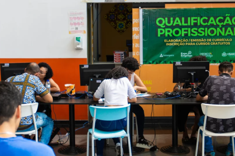 Imagem: Prefeitura de Osasco promove edição descentralizada do Feirão do Emprego com 1.500 vagas em julho. Publicada no portal A+.