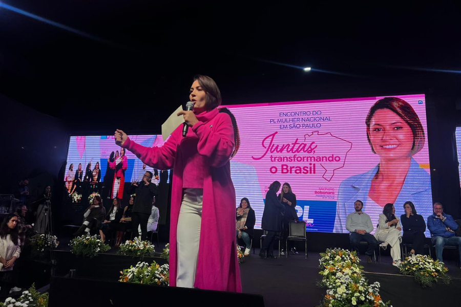 Imagem: PL Mulher reúne multidão em Guarulhos com Michelle Bolsonaro e Rosana Valle; ex-presidente Bolsonaro participa.... Publicada no portal A+.
