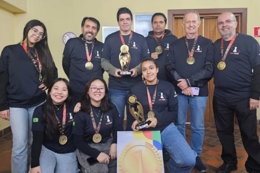 Imagem: Xadrez de Osasco conquista título invicto nos Jogos Regionais após seis anos fora da competição. Publicada no portal A+.