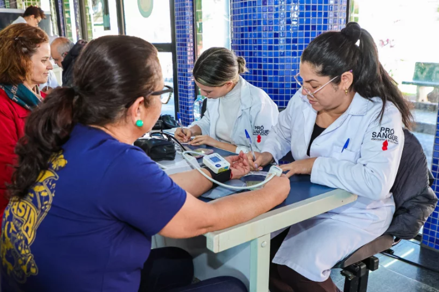 Imagem: Hospital Amador Aguiar realiza primeira campanha de doação de sangue e coleta 65 bolsas para.... Publicada no portal A+.