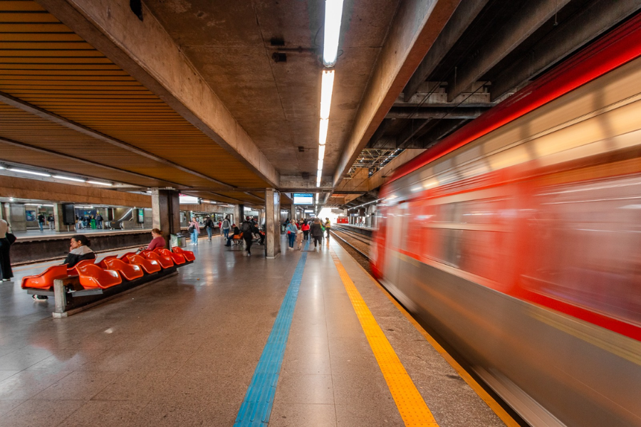 Imagem: Linha 11-Coral terá acesso direto à Barra Funda e beneficia passageiros do Alto Tietê a partir do dia 25. Publicado no Portal A+ | notícias de Arujá e região.