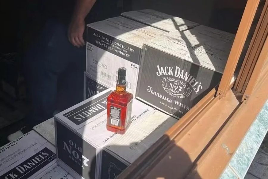 Imagem: Deic apreende 1.300 bebidas falsificadas e prende homem em Mogi. Publicada no portal A+.