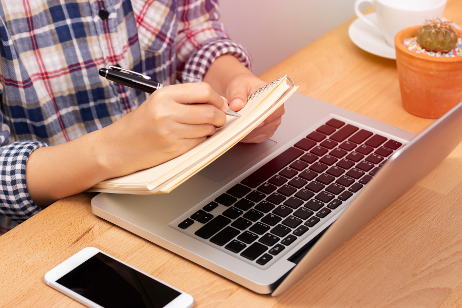 Imagem: Seppir e Sebrae Osasco oferecem curso gratuito de Marketing Digital para lojistas de artigos religiosos. Publicada no portal A+.