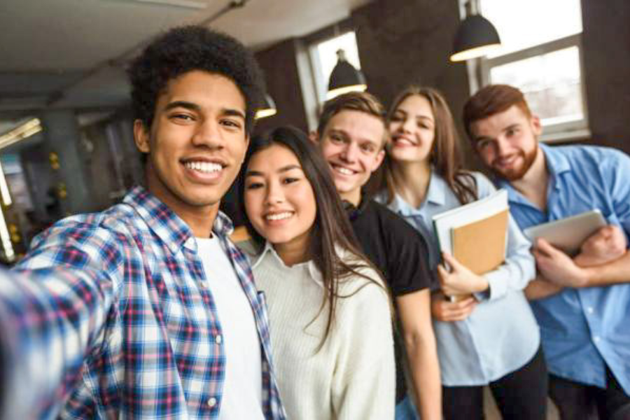 Imagem: Projeto Partiu Trampo oferece 120 vagas de jovem aprendiz no Mercado Livre nesta quarta (10) em Guarulhos. Publicada no portal A+.