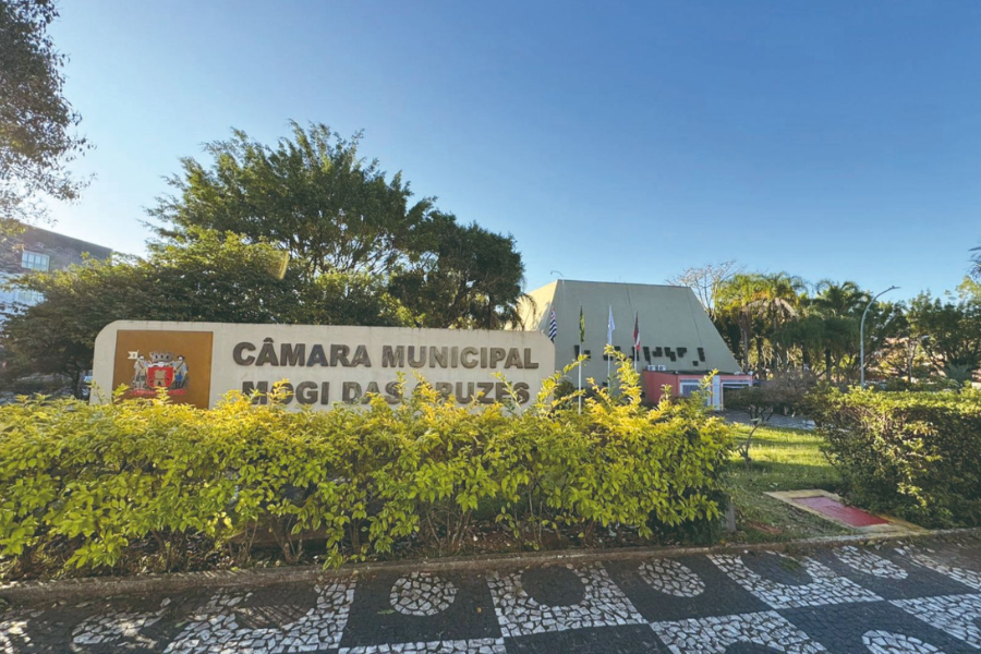 Imagem: Câmara de Mogi das Cruzes abre concurso com 18 vagas e salários de até R$ 10 mil. Publicada no portal A+.
