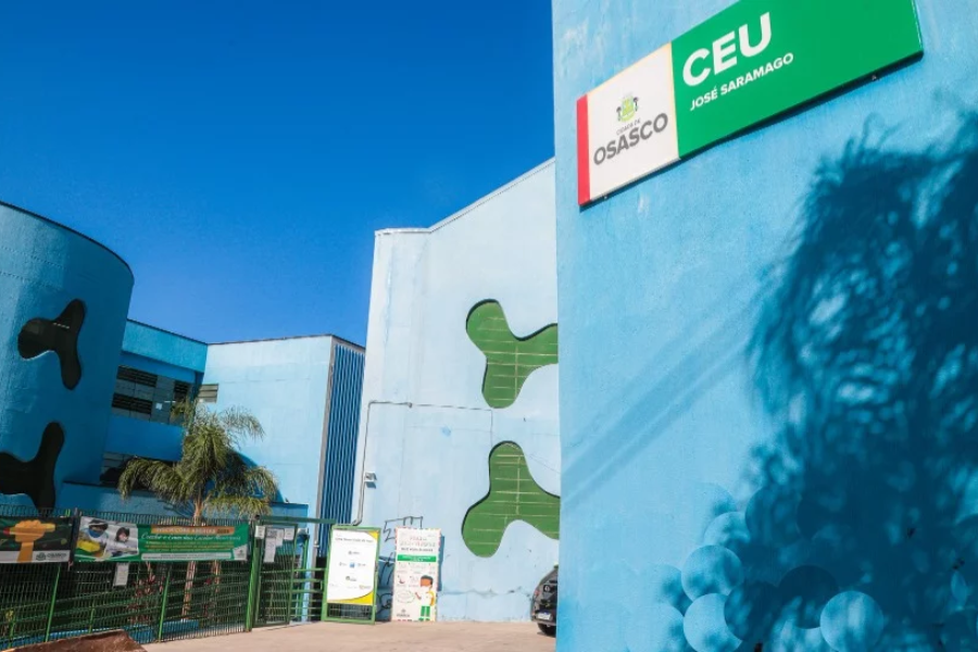 Imagem: CEU José Saramago realiza o Perifa Fashion Day 2025 com tema “Edição Tropical” em Osasco. Publicada no portal A+.