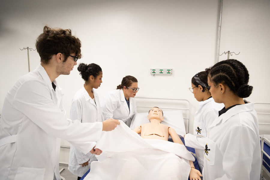 Imagem: Alto Tietê terá expansão de 62,4% no ensino técnico em 2026 com programa do Governo.... Publicada no portal A+.