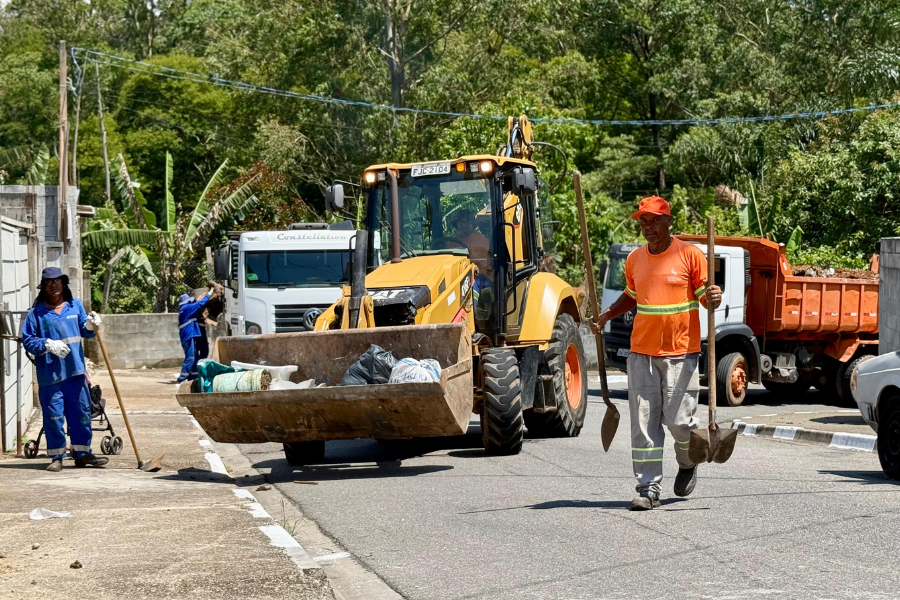 Imagem: Arujá realiza último dia da Operação Cidade Limpa neste sábado (13) nos bairros Barreto e Residencial. Publicada no portal A+.