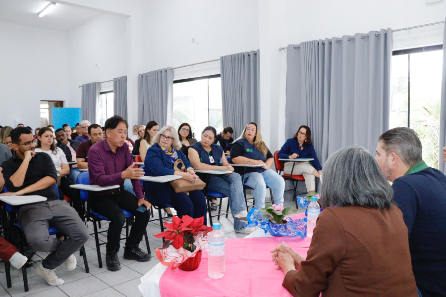 Imagem: Novos membros do Conselho Municipal de Saúde tomam posse no Mirambava. Publicada no portal A+.