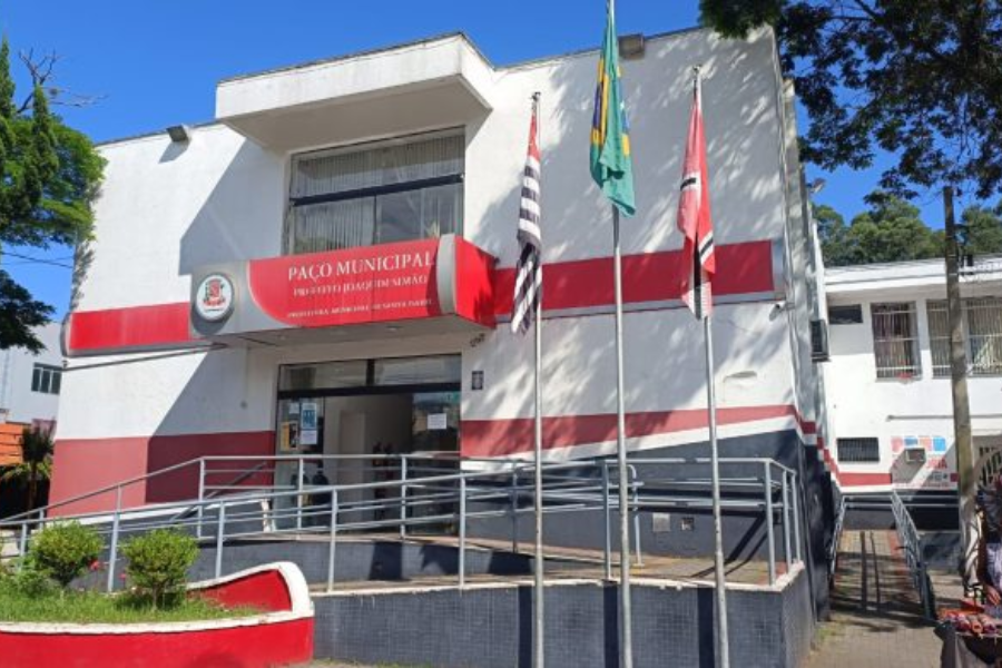 Imagem: Prefeitura de Santa Isabel abre concurso público com 152 vagas e salários de até R$ 7,8 mil. Publicada no portal A+.