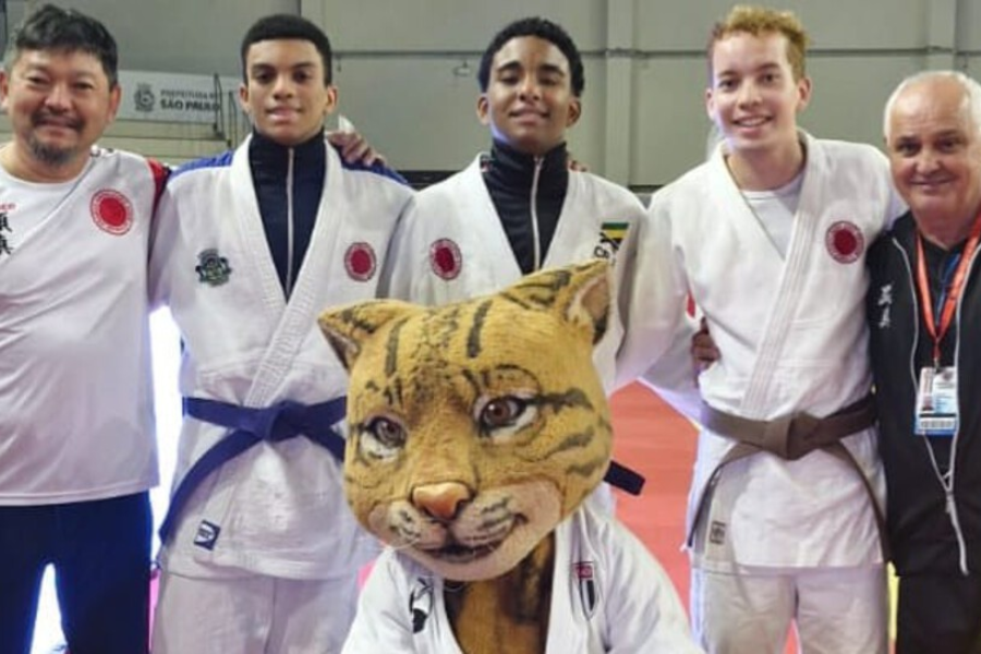 Imagem: Judocas de Osasco conquistam destaque no Super Desafio de Judô Cidade de São Paulo. Publicada no portal A+.