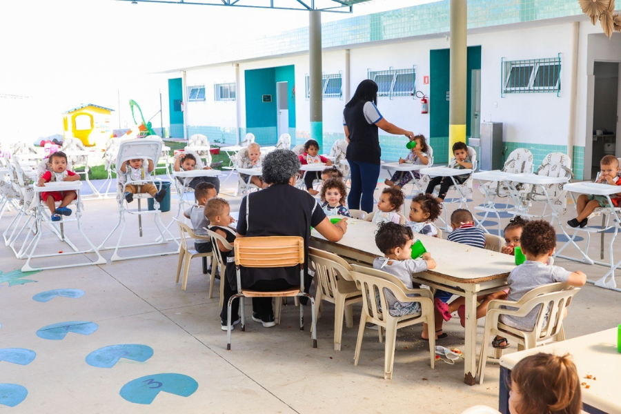 Imagem: Ferraz abre inscrições para mais de mil vagas em creches municipais. Publicada no portal A+.