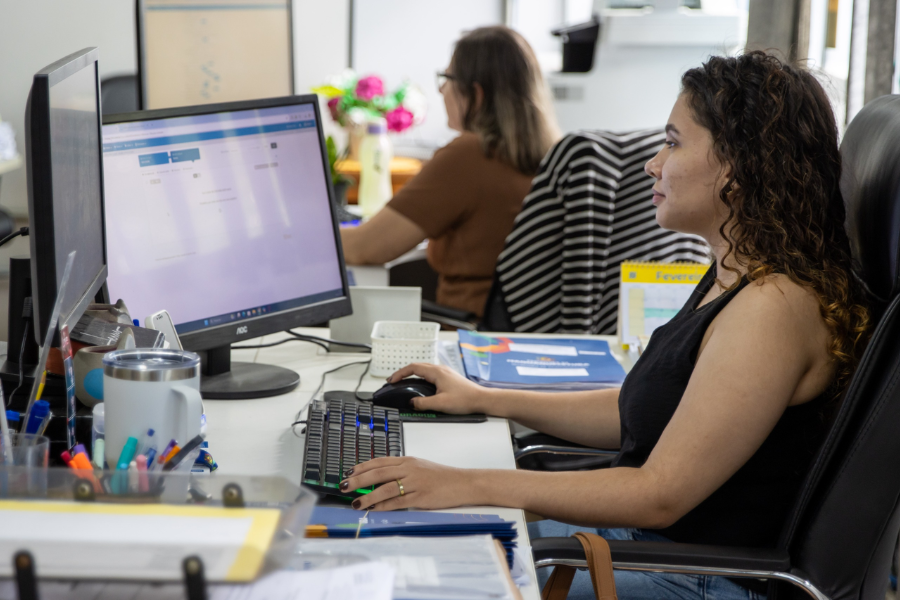 Imagem: Fim do papel: Itaquá digitaliza 100% dos processos internos a partir desta segunda (9). Publicada no portal A+.