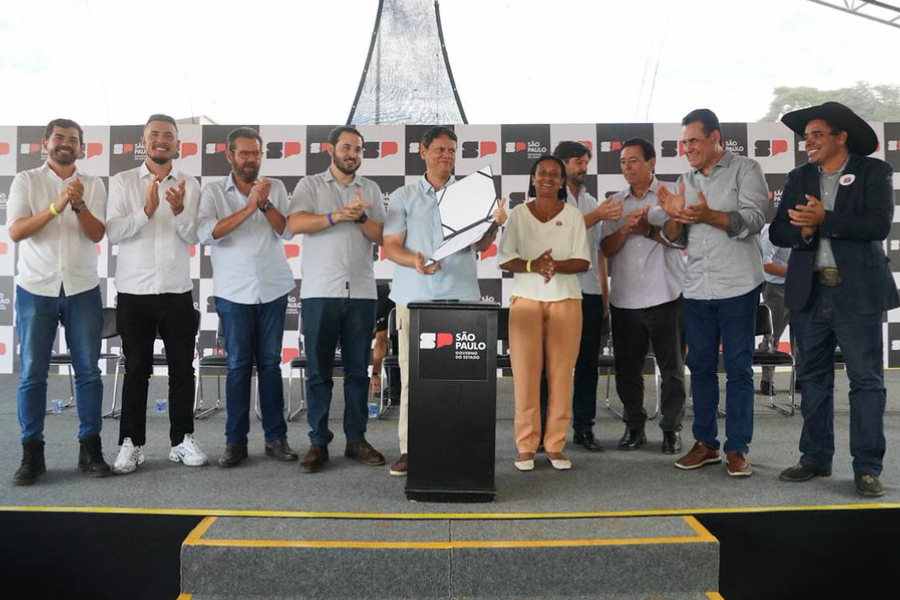 Imagem: Guarulhos recebe pacote de R$ 75 milhões do Governo de SP para obras de pavimentação e urbanização. Publicada no portal A+.