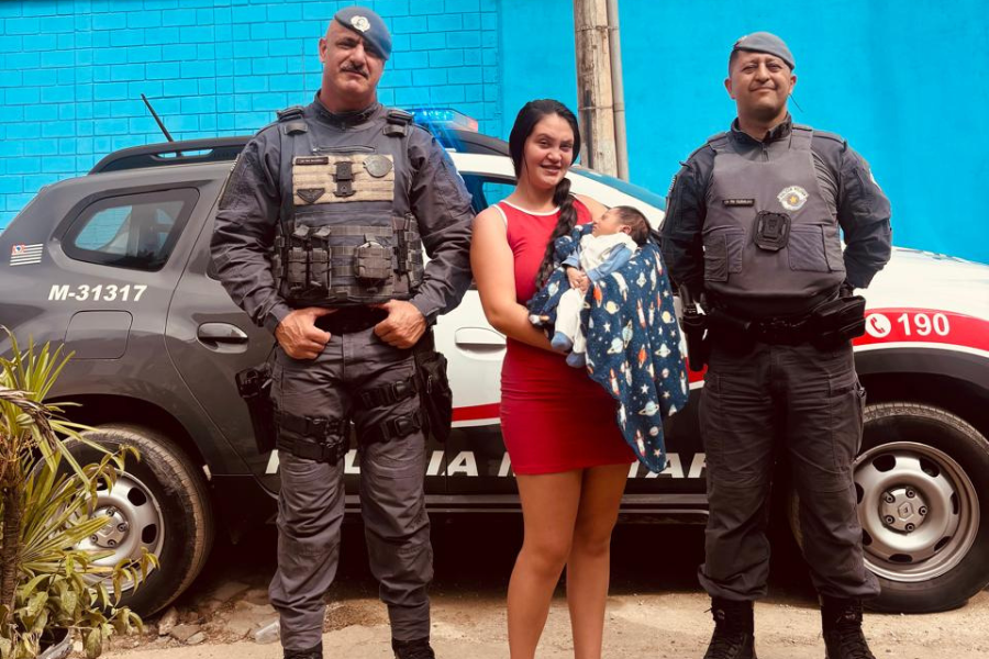 Imagem: Heróis de farda: Policiais Militares salvam recém-nascido de engasgado em Santa Isabel. Publicada no portal A+.