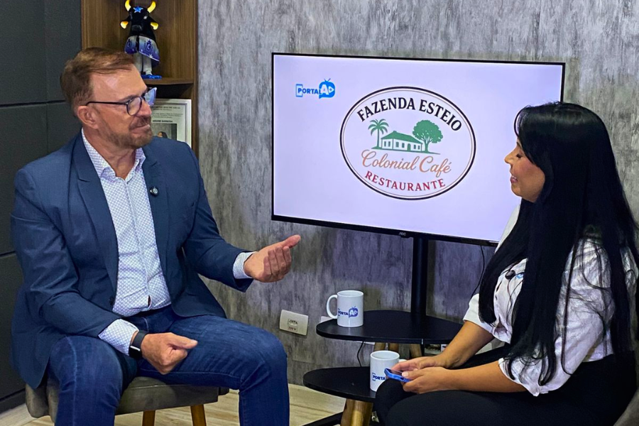 Imagem: No Pod A+, Camargo garante 100% dos uniformes até terça (24) e desafia internautas a fiscalizarem. Publicada no portal A+.