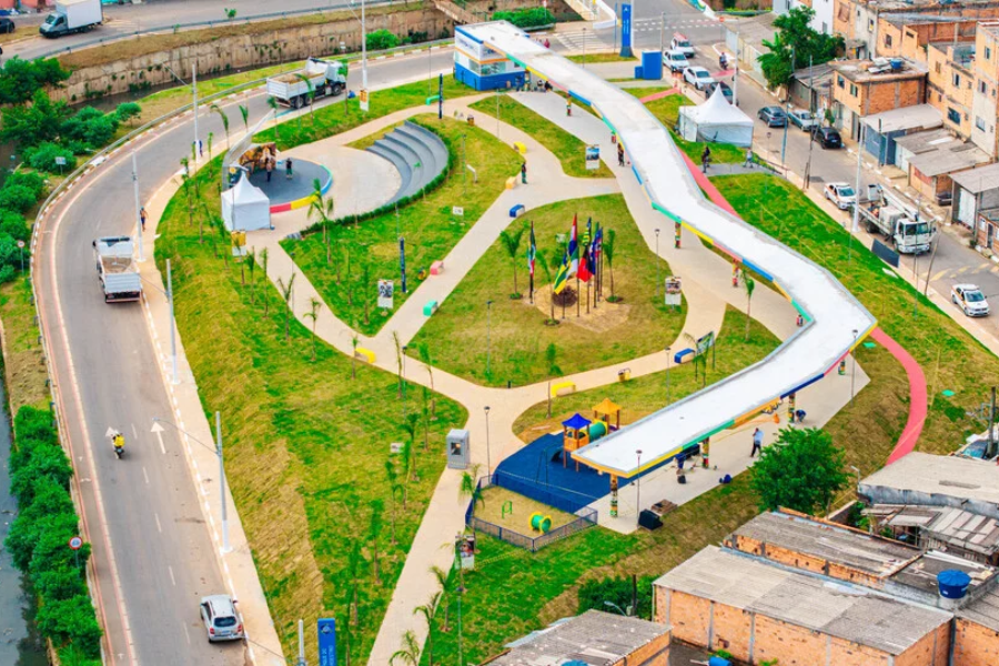 Imagem: Osasco inaugura Parque do Nordestino e transforma antigo piscinão em complexo de lazer no Rochdale. Publicada no portal A+.