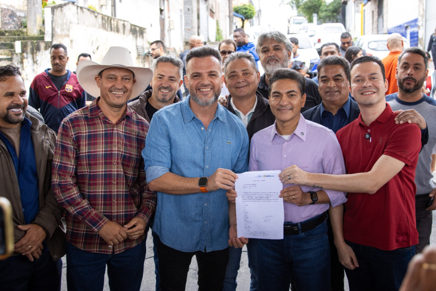 Imagem: Itaquá assina ordem de serviço para pavimentação de 16 ruas na Vila Monte Belo com investimento de quase R$ 9 milhões. Publicada no portal A+.