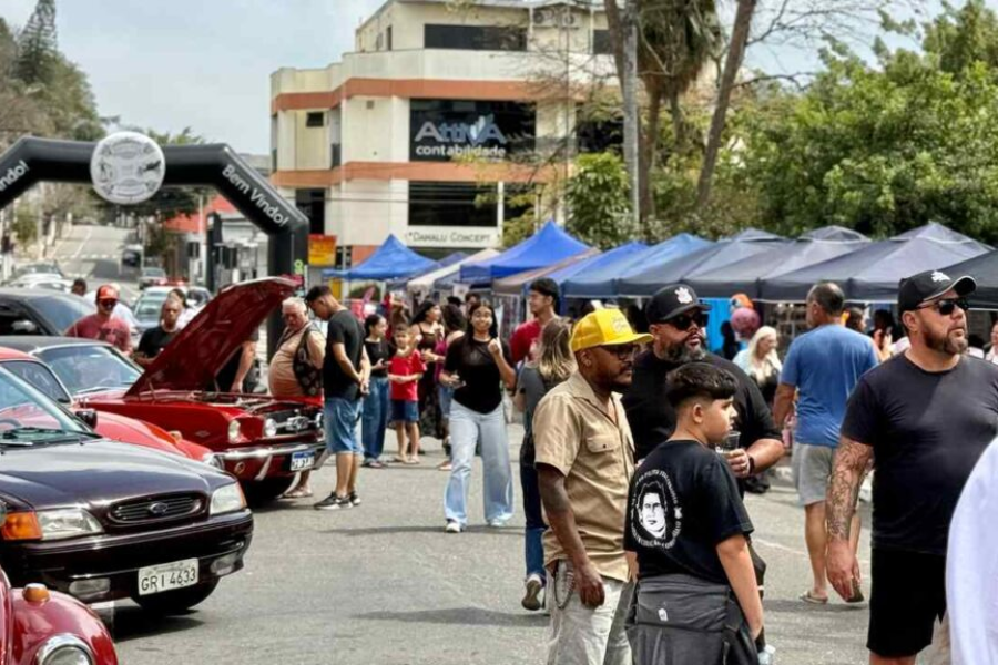Imagem: Arujá une Encontro de Antiguidades e evento “Cuidando de Quem Cuida” neste domingo. Publicada no portal A+.