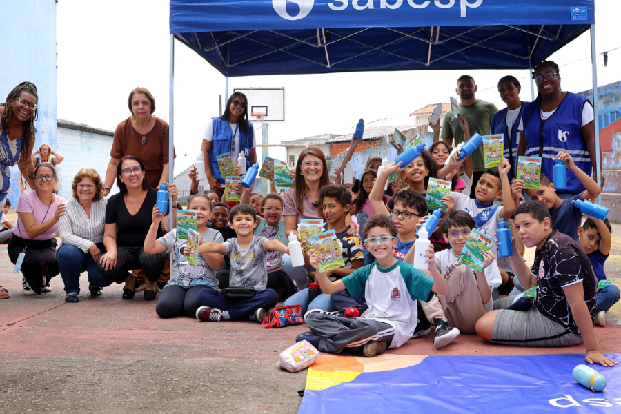 Imagem: Sabesp e Educação de Ferraz unem forças em ação especial pelo Dia Mundial da Água. Publicada no portal A+.
