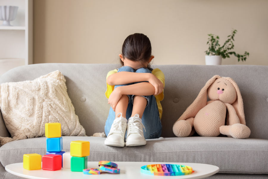 Imagem: Curso gratuito sobre autismo: governo de SP abre inscrições com certificado e aulas online. Publicada no portal A+.