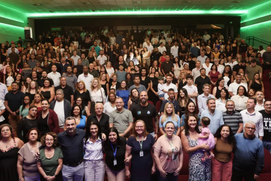 Imagem: Osasco forma 321 novos técnicos em saúde para reforçar atendimento e combate a endemias. Publicada no portal A+.