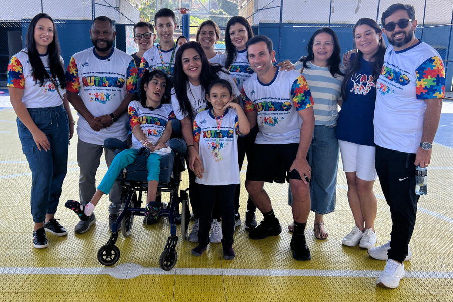 Imagem: Inclusão em movimento: Arujá realiza 1ª Gincana de Conscientização do Autismo na Praça da Juventude. Publicada no portal A+.
