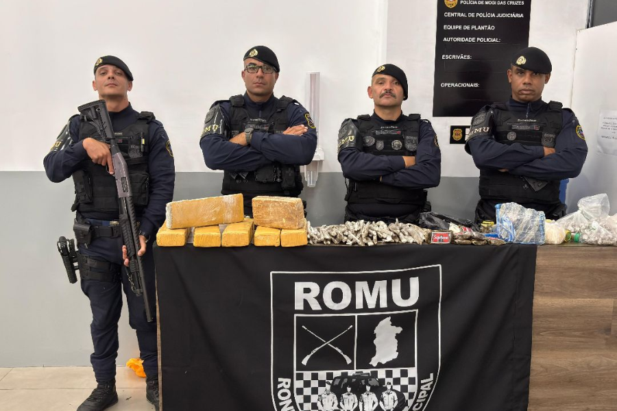 Imagem: GCM de Mogi recupera caminhão roubado em Arujá e apreende 45 kg de drogas em domingo de operações. Publicada no portal A+.