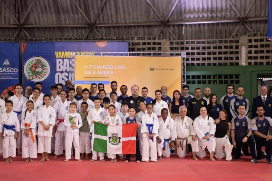 Imagem: Osasco brilha no 5º Torneio LKO de Karatê e conquista 26 medalhas dentro de casa. Publicada no portal A+.
