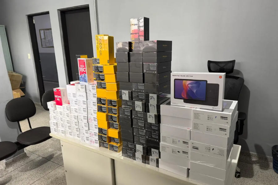 Imagem: Prejuízo de meio milhão: PM apreende carga milionária de eletrônicos contrabandeados em Itaquá. Publicada no portal A+.