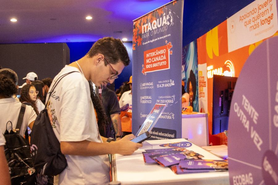 Imagem: De Itaquá para o mundo: Cidade abre 600 vagas de inglês gratuito com intercâmbio no Canadá. Publicada no portal A+.