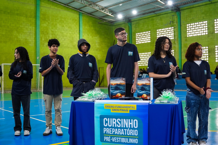 Imagem: Cursinho Pré-Vestibulinho começa com cerca de 145 estudantes aprovados em Ferraz. Publicada no portal A+.