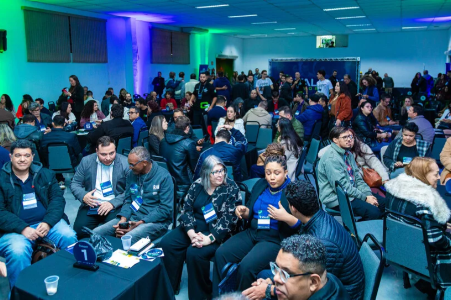 Imagem: Projeto “OZ Valley – Networking” reúne centenas de empreendedores para fomentar novos negócios em Osasco. Publicada no portal A+.