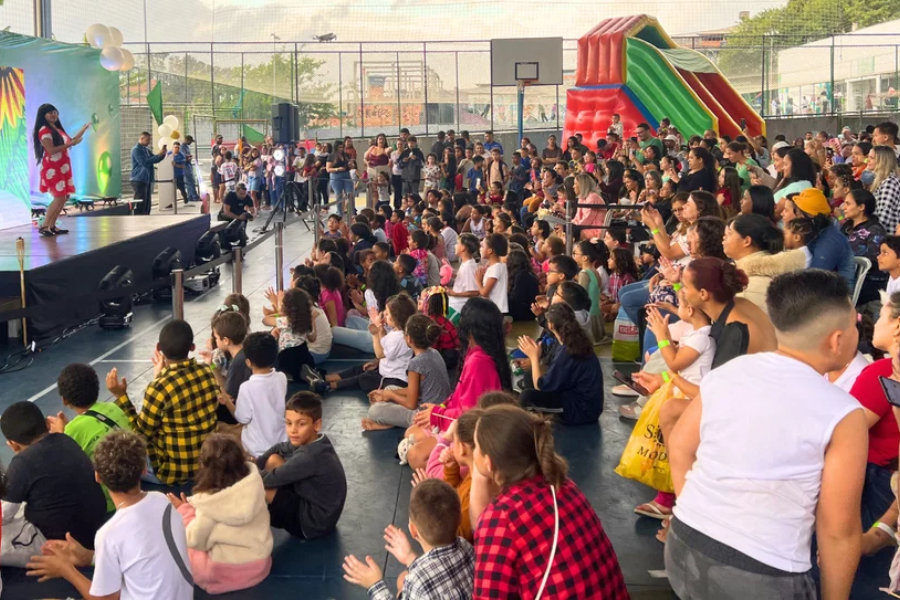 Imagem: CEU das Artes Bonança celebra 10 anos com festa junina e inauguração de estúdio musical gratuito em Osasco. Publicada no portal A+.