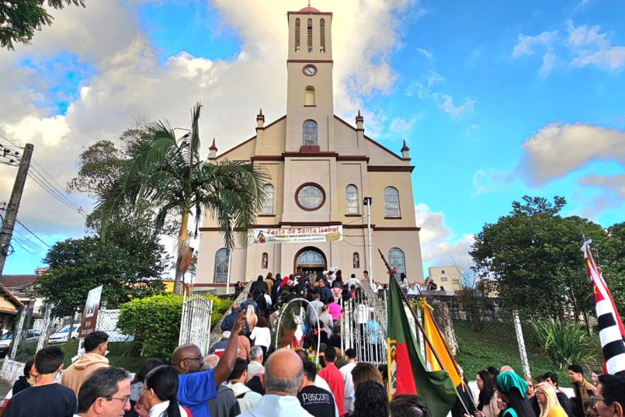 Imagem: Com programação até julho, Santa Isabel celebra festa da padroeira. Publicada no portal A+.