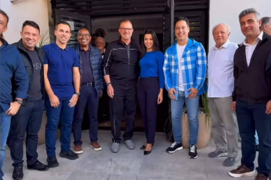Imagem: Márcio Alvino anuncia R$ 1 milhão para ampliação da APAE Arujá durante encontro na cidade. Publicada no portal A+.