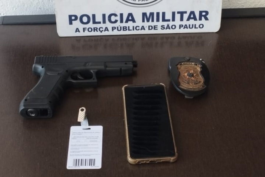 Imagem: Dupla tenta financiar carro com identidade falsa; um é preso e outro foge. Publicada no portal A+.