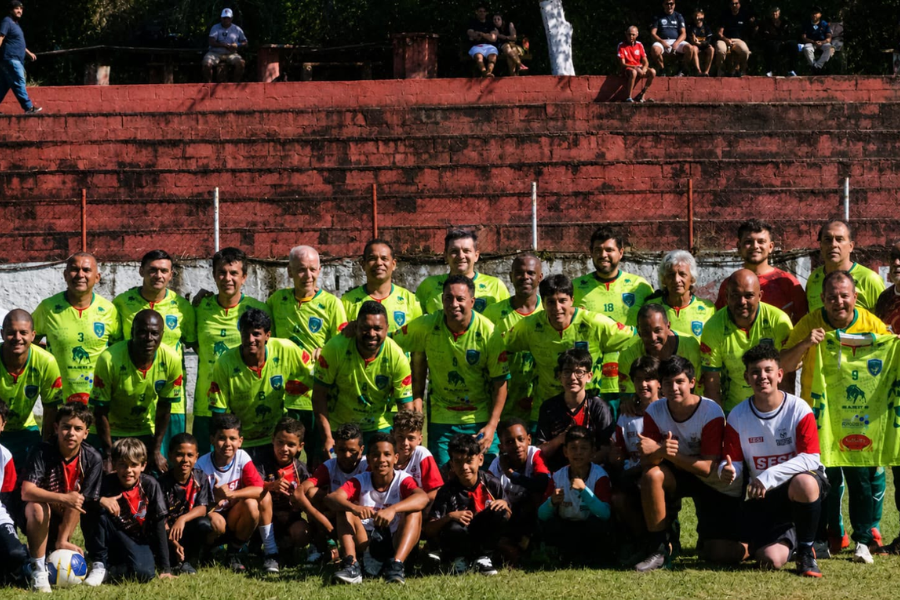 Imagem: Ídolos do futebol brasileiro celebram os 194 anos de Santa Isabel em Jogo das Estrelas. Publicada no portal A+.