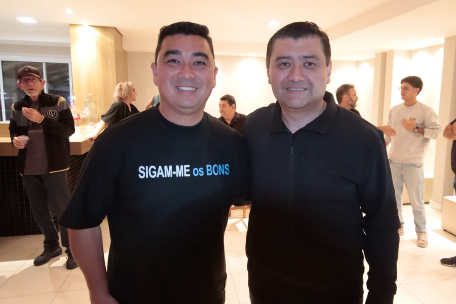 Imagem: Rodrigo Ashiuchi participa de encontro com lideranças em Mogi e reforça articulação regional. Publicada no portal A+.