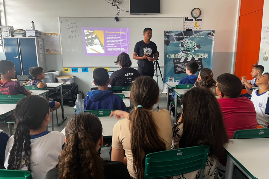 Imagem: Projeto Cine Eco leva cinema e conscientização ambiental a escolas públicas de Mogi. Publicada no portal A+.