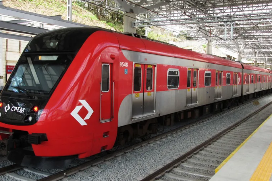 Imagem: Greve chega ao fim e trens das linhas 11, 12 e 13 da CPTM voltam a circular gradualmente. Publicada no portal A+.