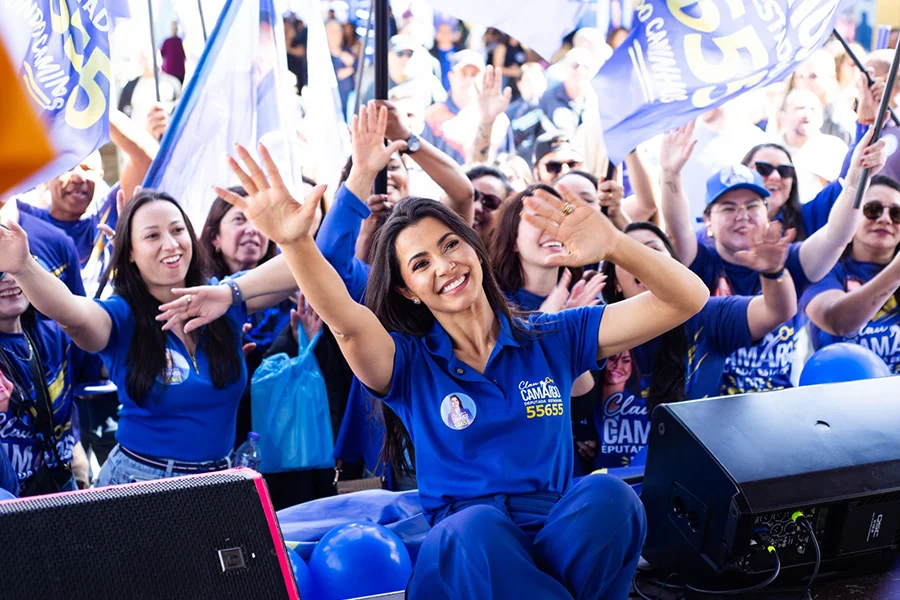 Imagem: Clau Camargo reúne 1,5 mil apoiadores em lançamento de pré-campanha à Alesp. Publicada no portal A+.