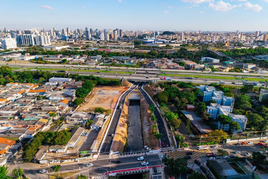 Imagem: Osasco entrega novo trecho da Avenida Transversal Norte após R$ 210 milhões em investimentos. Publicada no portal A+.