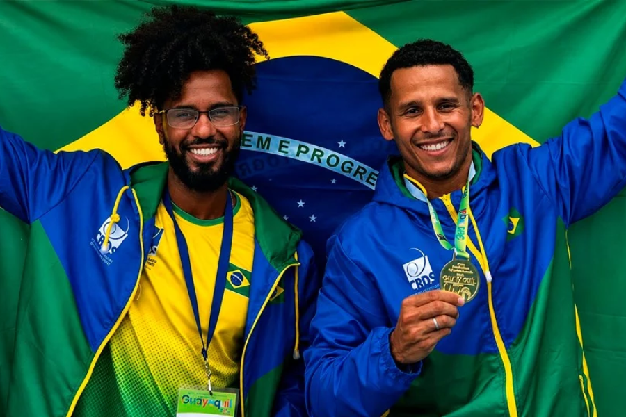Imagem: Atleta e técnico de Osasco brilham no Open Pan-Americano de Surdos no Equador. Publicada no portal A+.