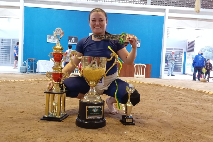 Imagem: Luciana Watanabe: a atleta e sensei de Suzano que se tornou referência mundial no sumô. Publicada no portal A+.