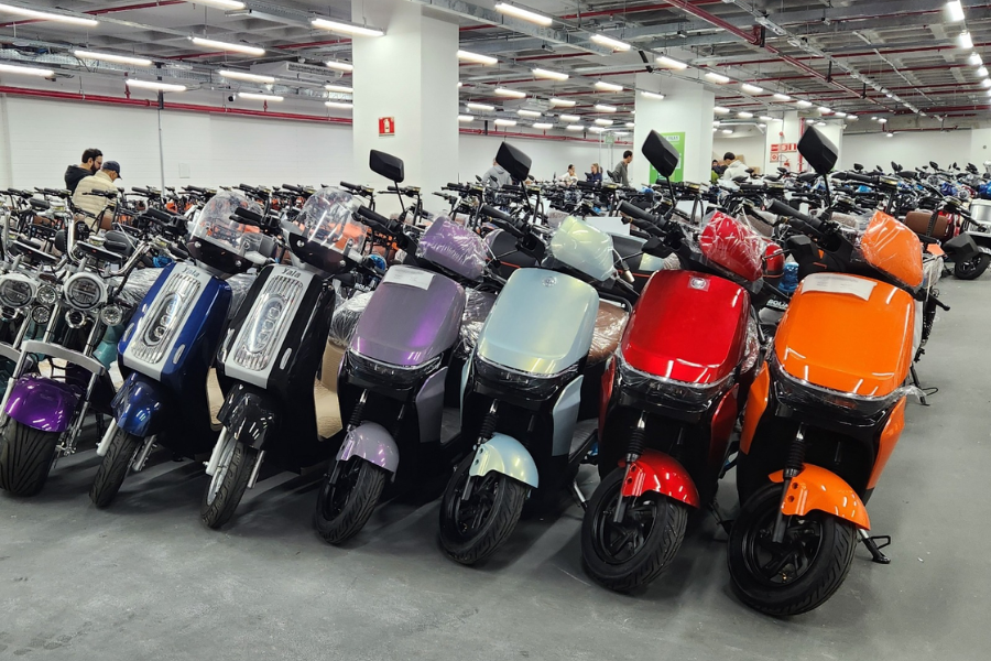 Imagem: Patteo Urupema Shopping inaugura loja de motos elétricas da rede Busca Busca e anuncia novas operações em Mogi. Publicada no portal A+.