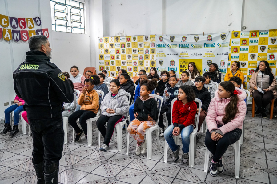 Imagem: Ferraz encerra Semana Nacional de Trânsito com circuito educativo do Projeto Agente Mirim. Publicada no portal A+.