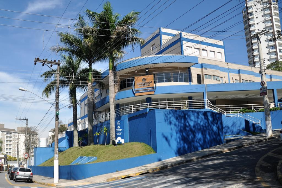 Imagem: Hospital Dalila Ferreira Barbosa, em Arujá, passa a integrar a Tabela SUS Paulista e recebe primeiro repasse de R$ 15,7 mil. Publicada no portal A+.