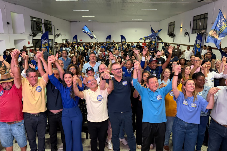 Imagem: Clau Camargo recebe apoio de Junji Abe e lideranças de Mogi na reta final da campanha. Publicada no portal A+.