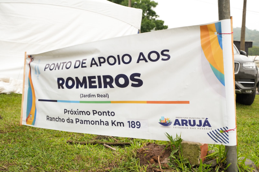 Imagem: Arujá recebe romeiros com pouso, alimentação e atendimento espiritual em ponto de apoio na Dutra. Publicada no portal A+.